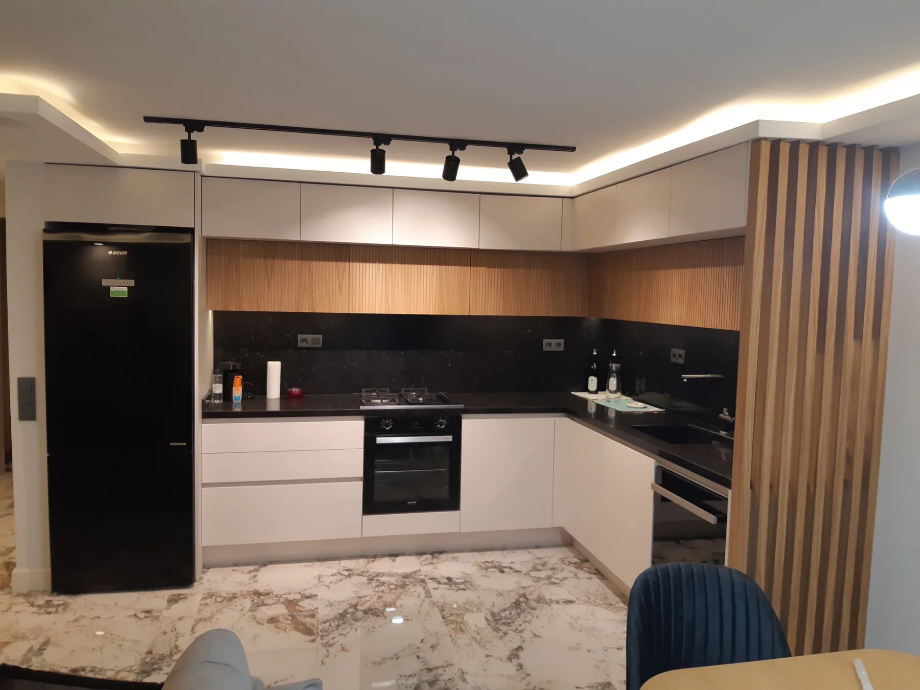 Çizgili Ahşap Detaylı Mutfak